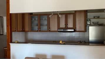 Kühlschrank, Geschirrspüler