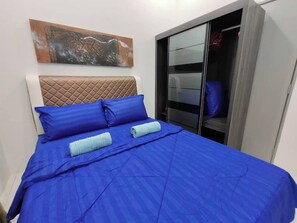 Iron/ironing board, Internet, bed sheets, wheelchair access