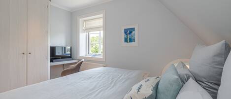 2 quartos, escrivaninha, ferros/tábuas de passar roupa, Wi-Fi