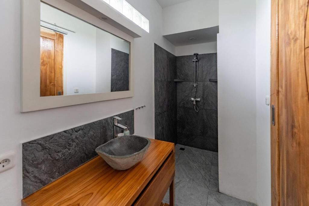 Quarto casal, vista para a piscina | Banheiro