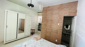 3 Schlafzimmer, Bügeleisen/Bügelbrett, Internetzugang, Bettwäsche