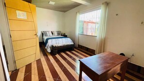 3 bedrooms, iron/ironing board, internet, bed sheets - LARGE, COMFORTABLE HOUSE IN BELEM FOR COP 30 (Belém)