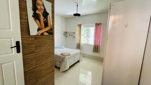 3 chambres, fer et planche à repasser, accès Internet, draps fournis