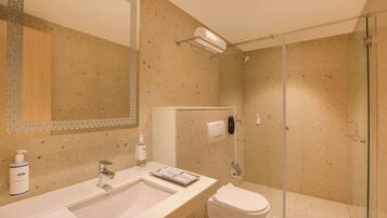 Free toiletries, toilet paper