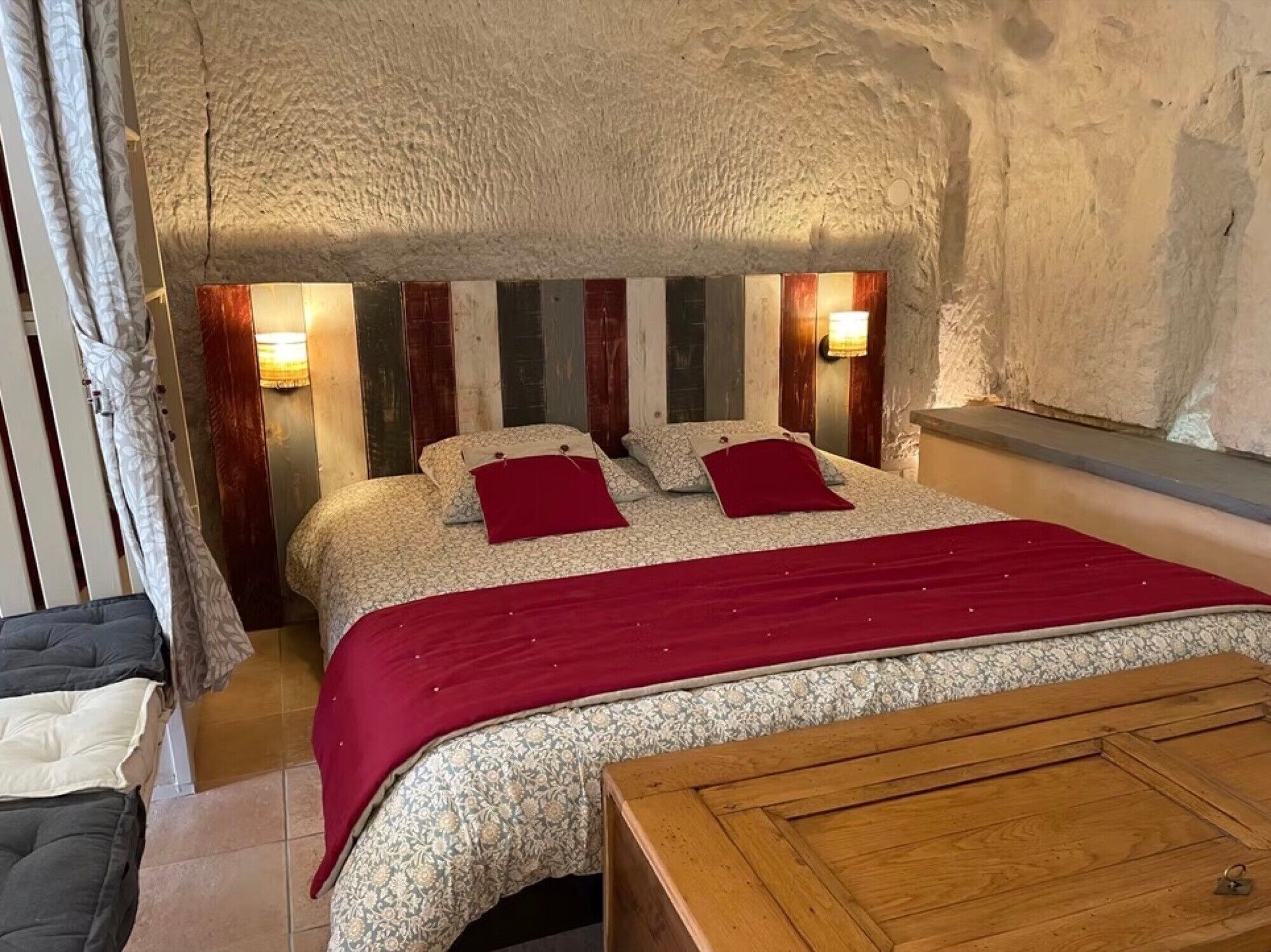 2 bedrooms, iron/ironing board