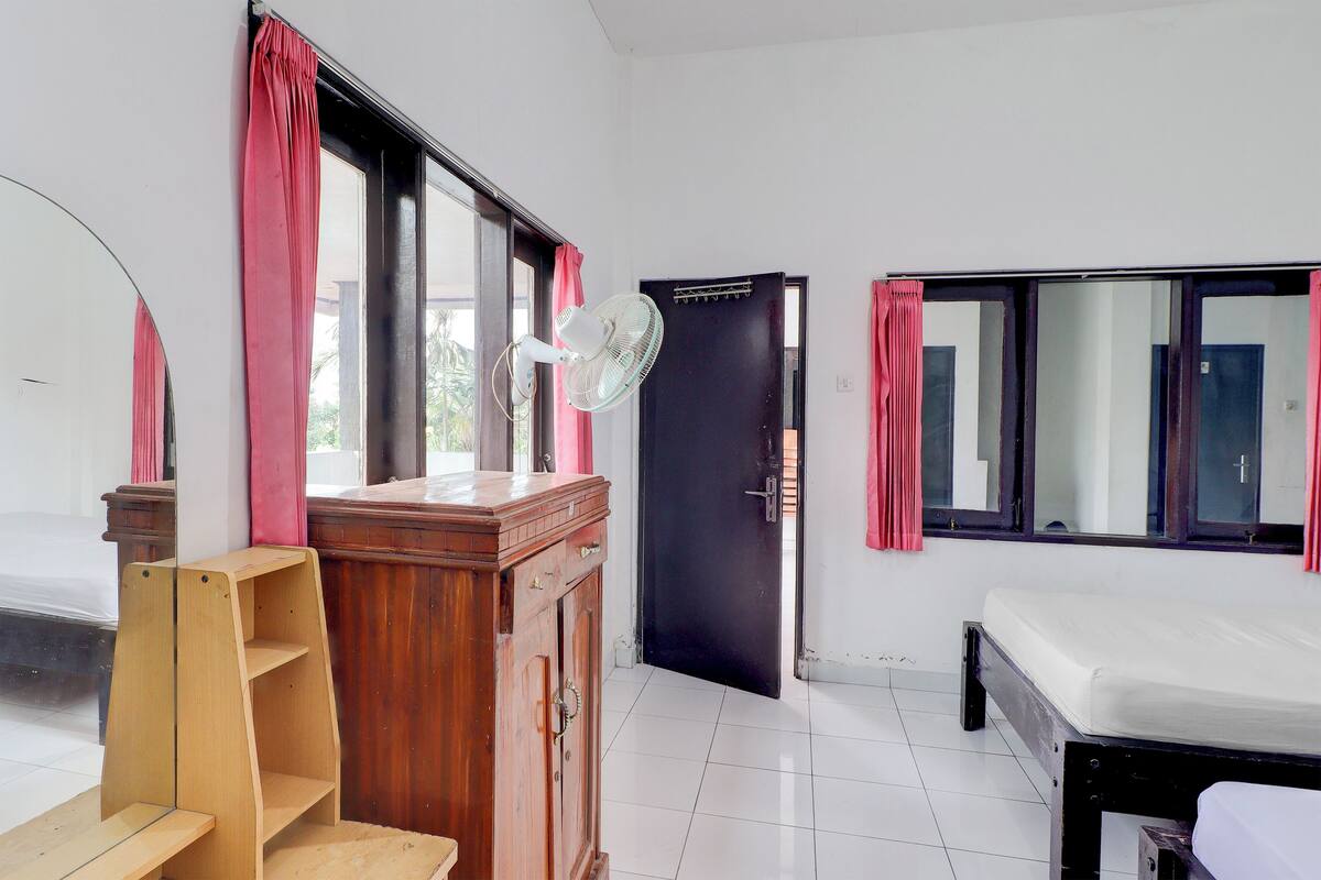 Deluxe Twin Room | Free WiFi, bed sheets