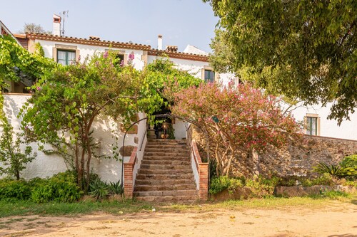 Holiday Home 'Can Garriga, Casa Quimet' with Mountain View, Private Terrace and Wi-Fi