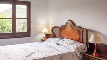 3 dormitorios, tabla de planchar con plancha, wifi y ropa de cama