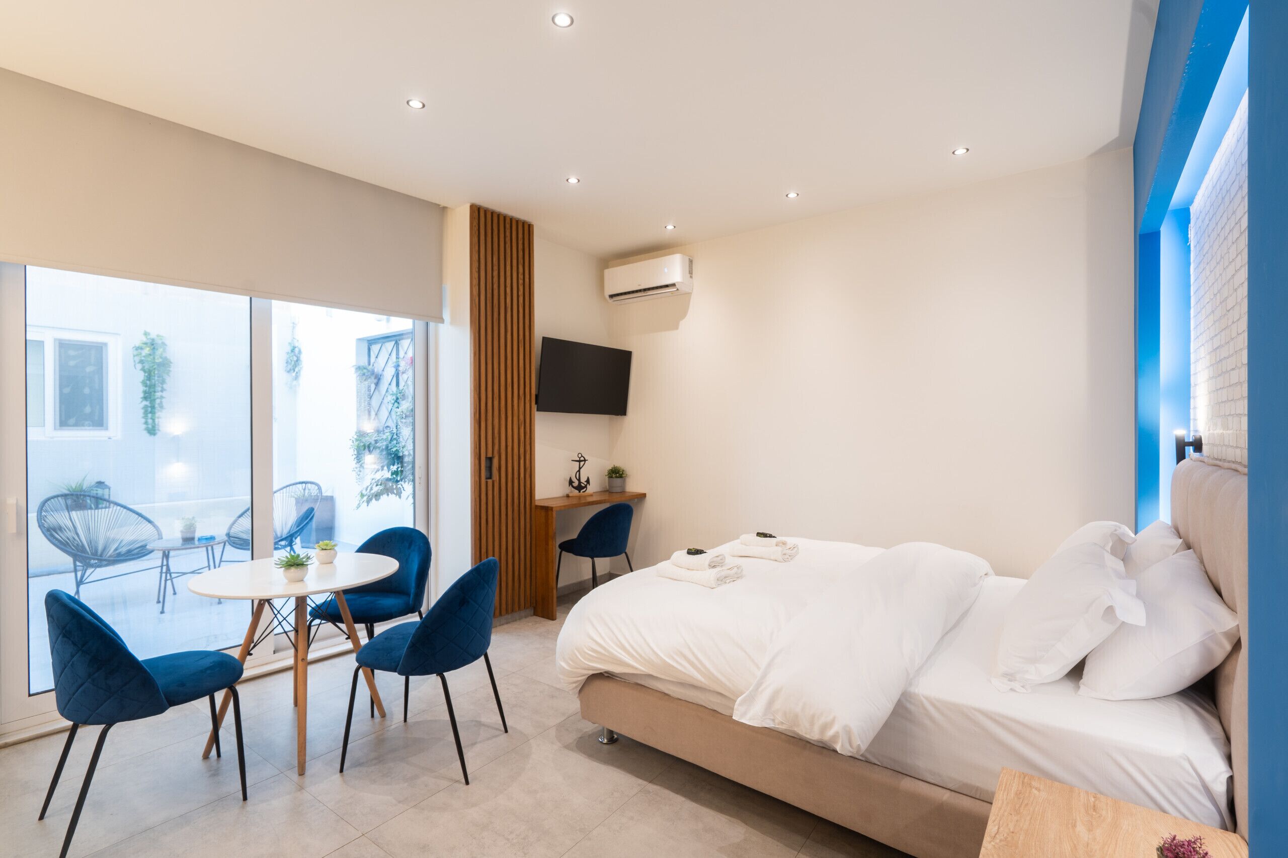 Fer et planche à repasser, Wi-Fi gratuit, draps fournis