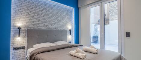 Een strijkplank/strijkijzer, gratis wifi, beddengoed