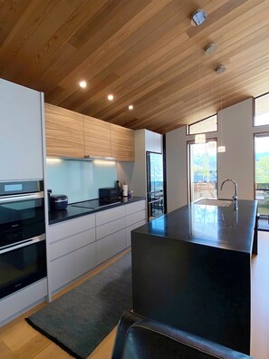 Fridge, microwave, coffee/tea maker, electric kettle