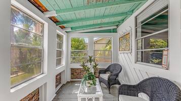 House (Sea Shed) | Free WiFi