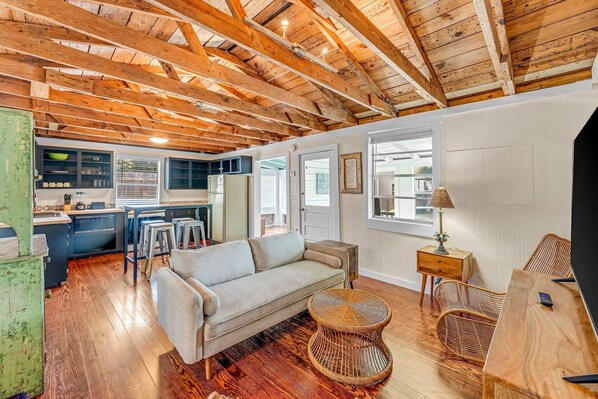 House (Sea Shed) | Free WiFi