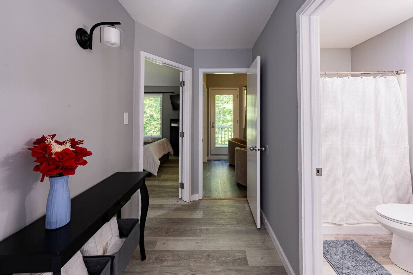 2 bedrooms, iron/ironing board, travel crib, WiFi (free)