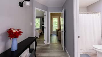 2 bedrooms, iron/ironing board, travel crib, WiFi (free)