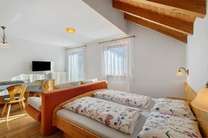 1 bedroom, WiFi, bed sheets - Apartment 'Rungghof 1' with Mountain View, Shared Terrace and Wi-Fi (LA VALLE)