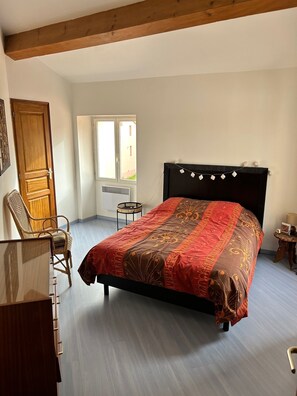 3 bedrooms, iron/ironing board