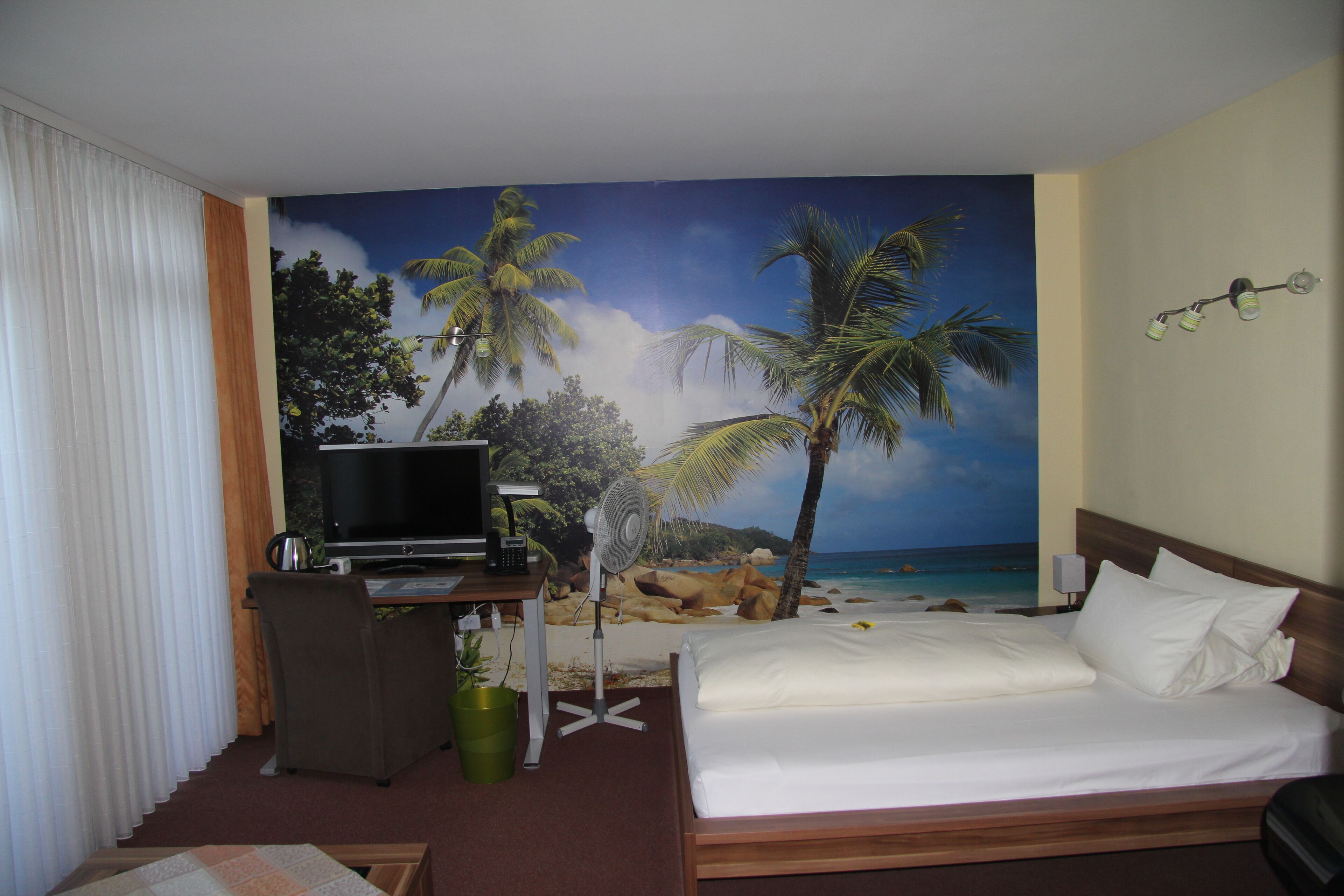 Apartment | Hypo-allergenic bedding, desk, laptop workspace, blackout curtains