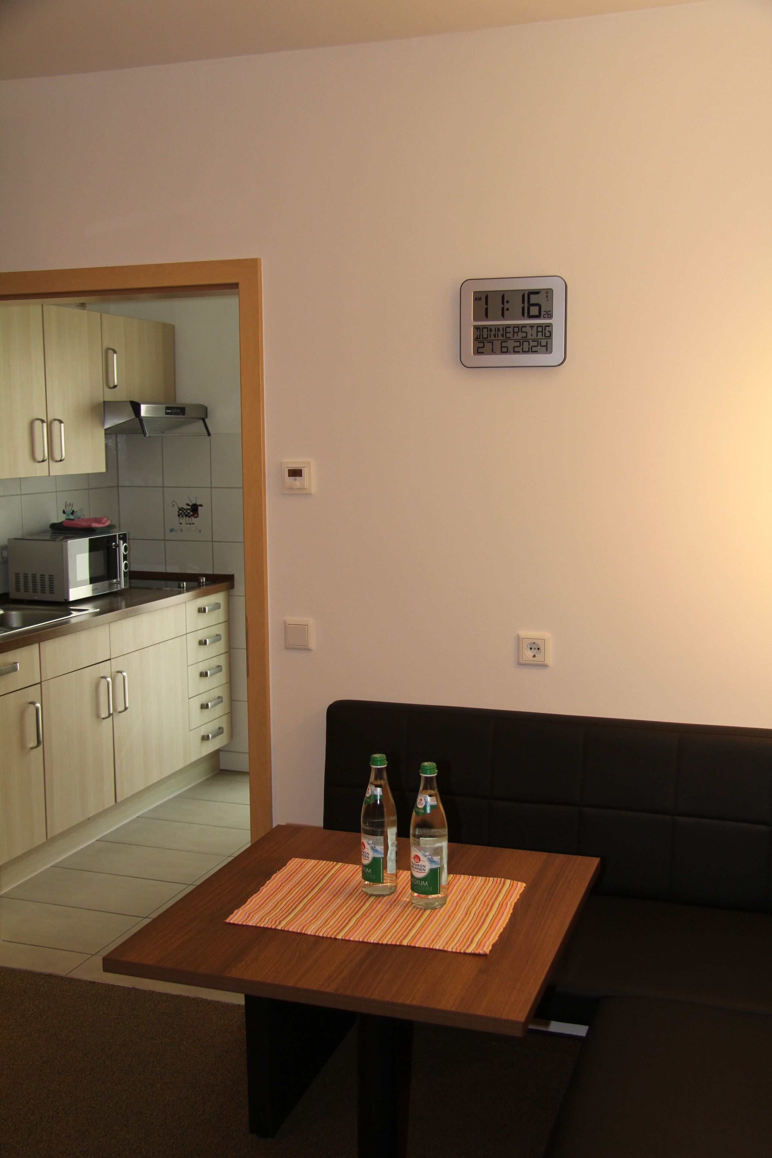 Bungalow | Allergikerbettwaren, Schreibtisch, laptopgeeigneter Arbeitsplatz