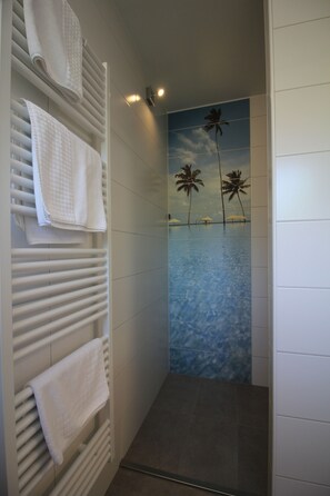 Apartment | Bathroom