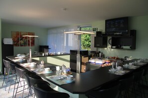 Free daily full breakfast