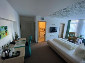 Apartamento | Ropa de cama hipoalergénica y escritorio