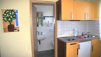 Căn hộ | Bộ đồ giường kháng dị ứng, bàn, khu vực làm việc phù hợp cho laptop