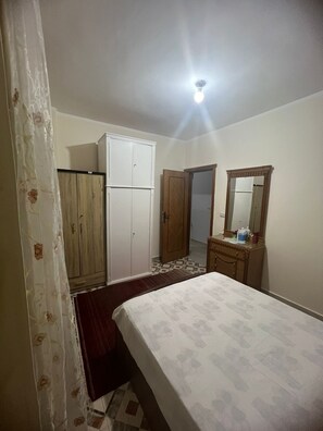 2 bedrooms, bed sheets
