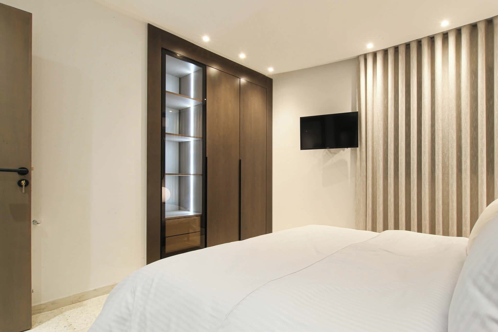 2 habitaciones, tabla de planchar con plancha, internet y ropa de cama 