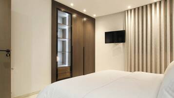 2 habitaciones, tabla de planchar con plancha, internet y ropa de cama