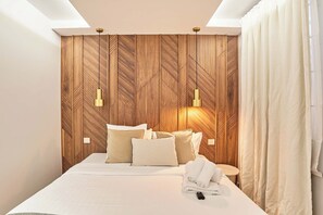 2 chambres, bureau, fer et planche à repasser, draps fournis