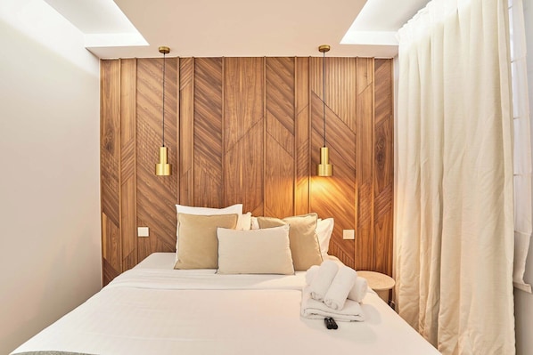 2 bedrooms, iron/ironing board, bed sheets