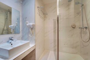 Apartment | Bathroom