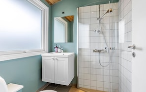 Shower - 3 bedroom lovely home in Bindslev (Bindslev)