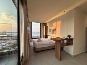 904 - Sea view Studio & Balcony | Literie de qualité supérieure, décoration personnalisée