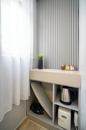 Classic Condo, 1 Bedroom, Housekeeping, Park View | Coffee and/or coffee maker