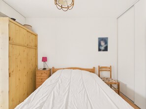 1 bedroom, iron/ironing board, free WiFi