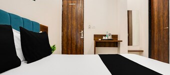 호텔 O  코타, 기차역 근처