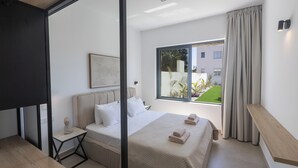 Vila, 5 quartos, piscina particular, vista para o jardim