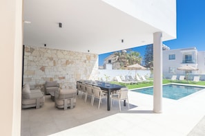 Villa, 5 Yatak Odası, Kişiye Özel Havuzlu, Bahçe Manzaralı | Havuz | Açık yüzme havuzu 
