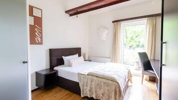 Desk, laptop workspace, free WiFi