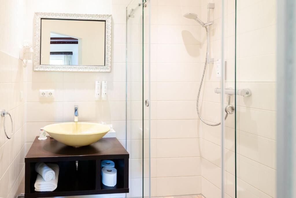 Chambre Simple Affaires, non-fumeur | Salle de bain
