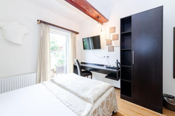 Desk, laptop workspace, free WiFi - s'Matt BOB (Feldkirch)