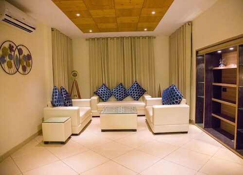 Classic Pine View Villa Kasauli