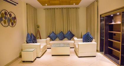 Classic Pine View Villa Kasauli