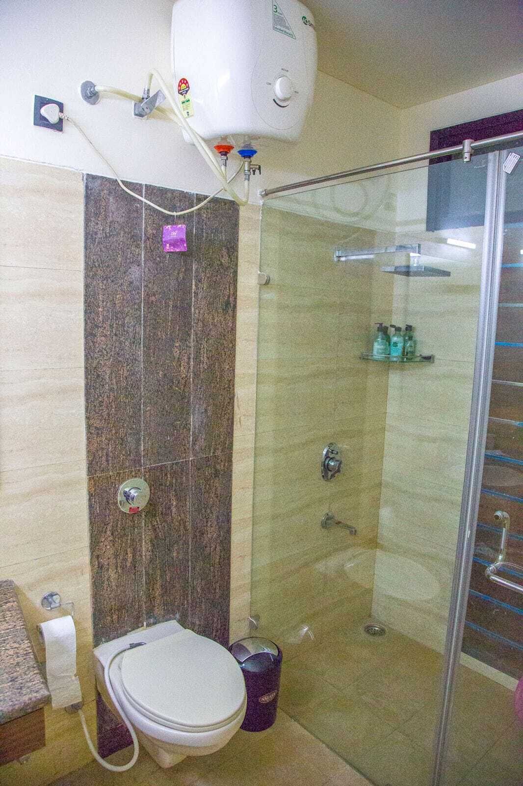 Villa | Bathroom | Free toiletries, towels, soap, shampoo