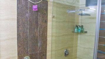 Villa | Bathroom | Free toiletries, towels, soap, shampoo