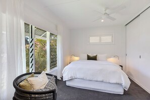 3 habitaciones, tabla de planchar con plancha, wifi y ropa de cama