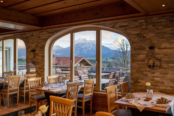 German cuisine, alfresco dining - Biohotel Eggensberger (Fuessen)