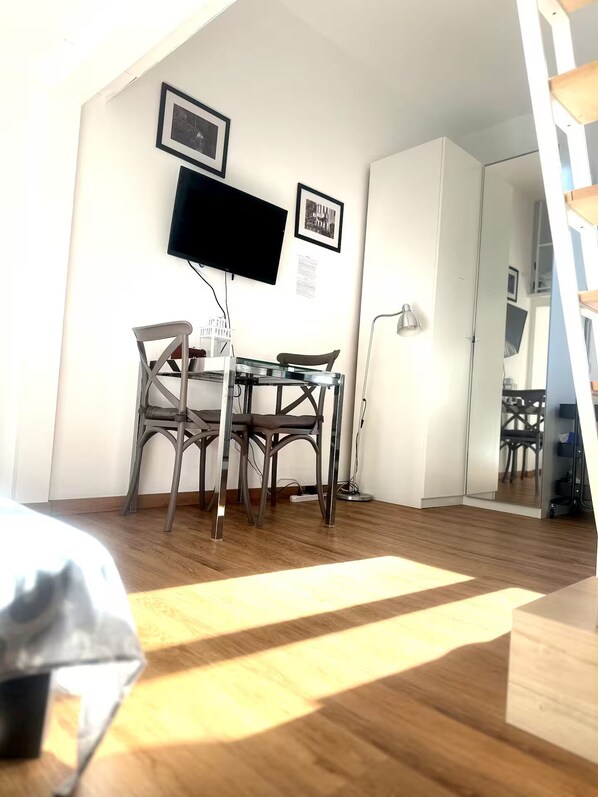 1 室のベッドルーム、WiFi、ベッドシーツ